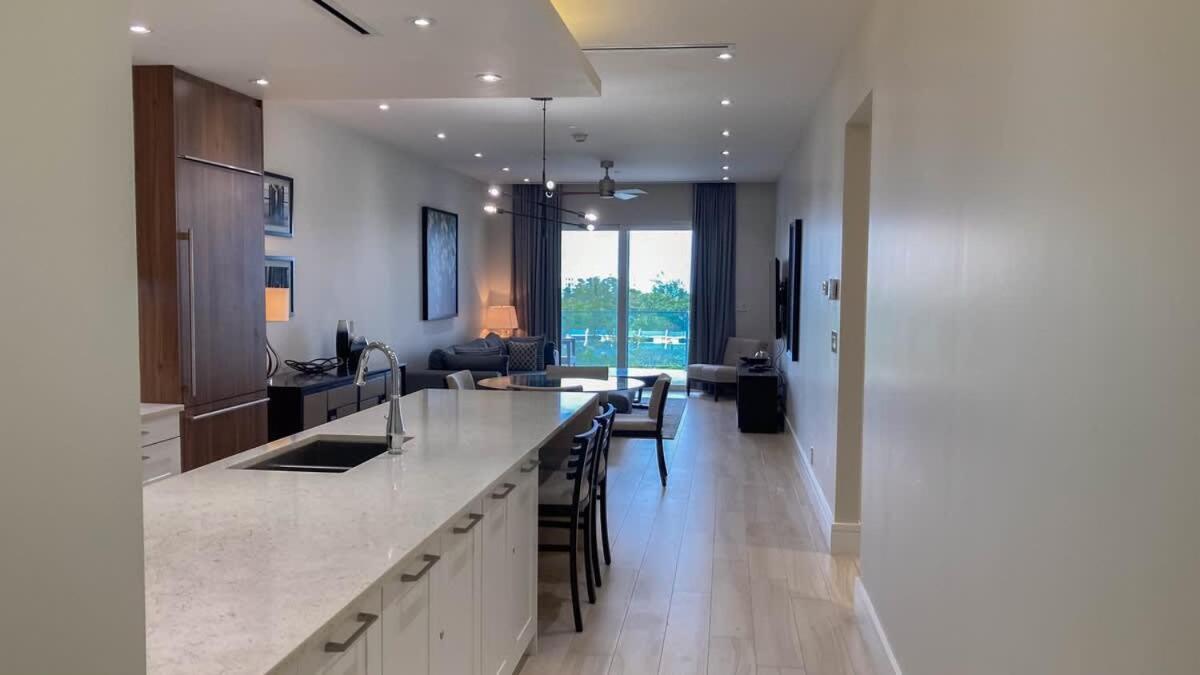 5th Floor At One Cable Apartment *